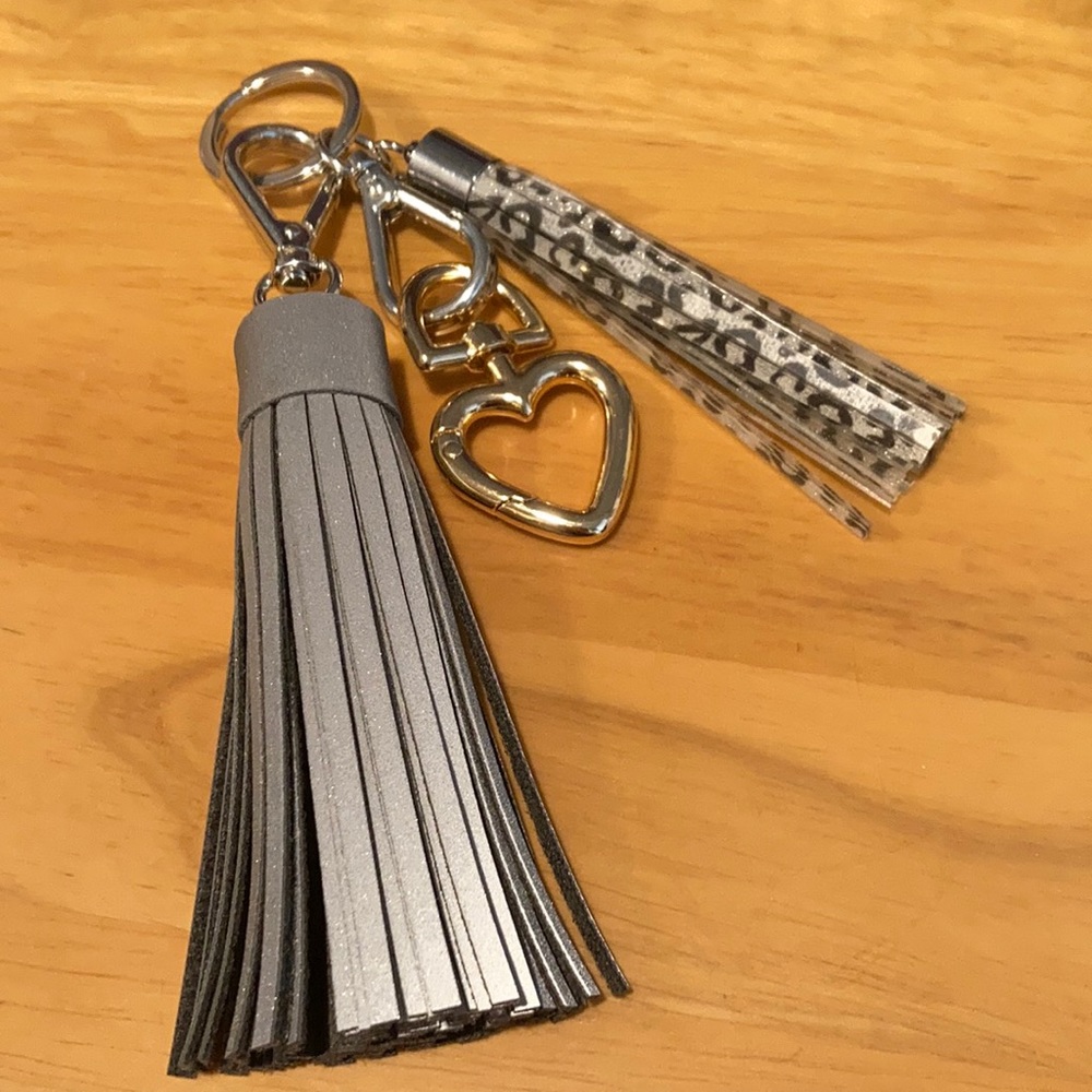 Heart of gold keychain reflective and leeopard